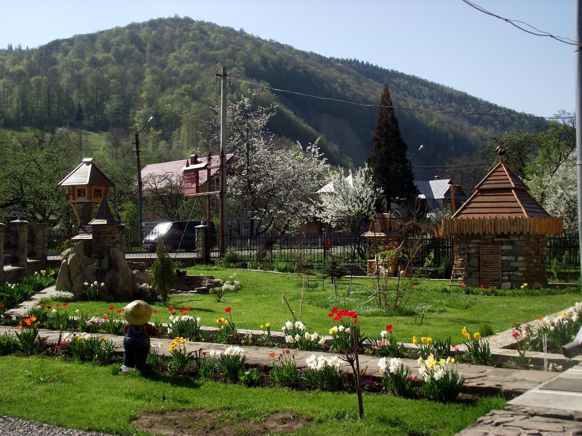 Guest House U Myrona Yaremche Exterior photo
