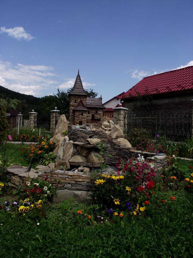 Guest House U Myrona Yaremche Exterior photo